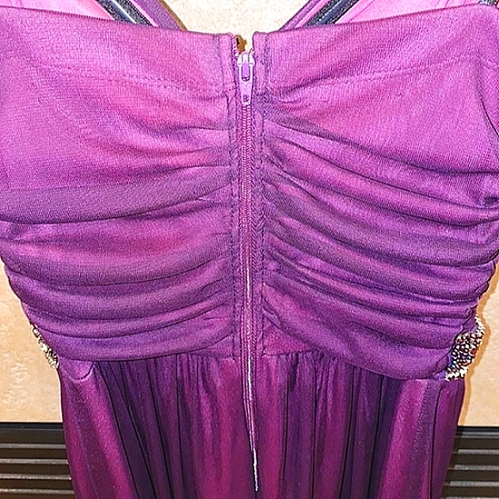💜 Purple Hi-Low Beaded Gown Misses Size 3 EUC! - Picture 3 of 10